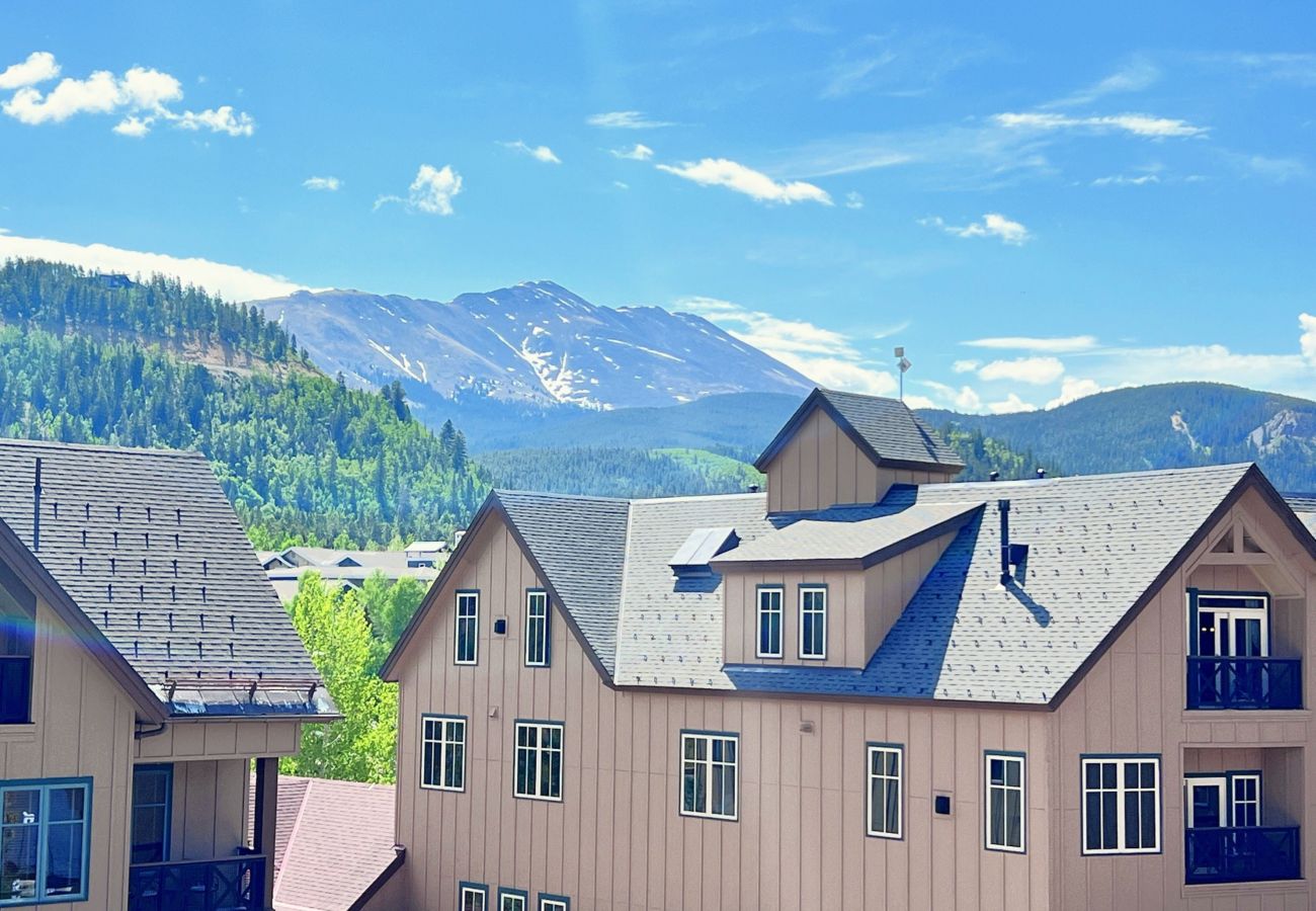Condominium in Breckenridge - Main St Station in Breck: Ski Hike Swim Rest Play