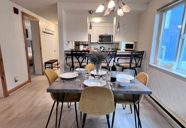 Condominium in Breckenridge - Mark IX Alpine Condo • Cozy Mtn Condo • 1 mile to Breck Main St + Slopes Condominium in Breckenridge - Mark IX Alpine Condo • Cozy Mtn Condo • 1 mile to Breck Main St + Slopes