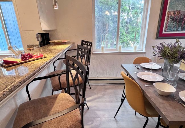 Condominium in Breckenridge - Mark IX Alpine Condo • Cozy Mtn Condo • 1 mile to Breck Main St + Slopes Condominium in Breckenridge - Mark IX Alpine Condo • Cozy Mtn Condo • 1 mile to Breck Main St + Slopes