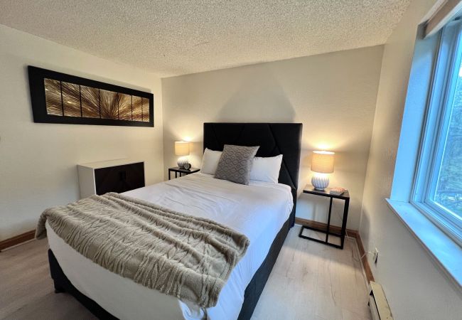 Condominium in Breckenridge - Mark IX Alpine Condo • Cozy Mtn Condo • 1 mile to Breck Main St + Slopes Condominium in Breckenridge - Mark IX Alpine Condo • Cozy Mtn Condo • 1 mile to Breck Main St + Slopes