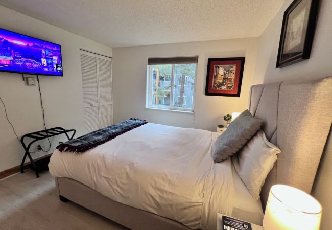 Condominium in Breckenridge - Mark IX Alpine Condo • Cozy Mtn Condo • 1 mile to Breck Main St + Slopes Condominium in Breckenridge - Mark IX Alpine Condo • Cozy Mtn Condo • 1 mile to Breck Main St + Slopes