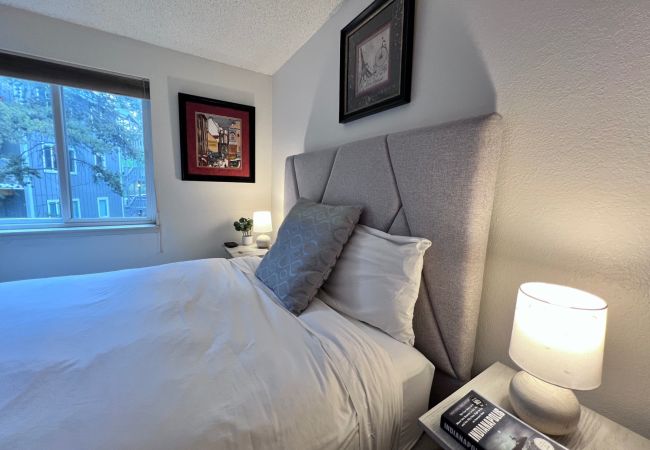 Condominium in Breckenridge - Mark IX Alpine Condo • Cozy Mtn Condo • 1 mile to Breck Main St + Slopes Condominium in Breckenridge - Mark IX Alpine Condo • Cozy Mtn Condo • 1 mile to Breck Main St + Slopes