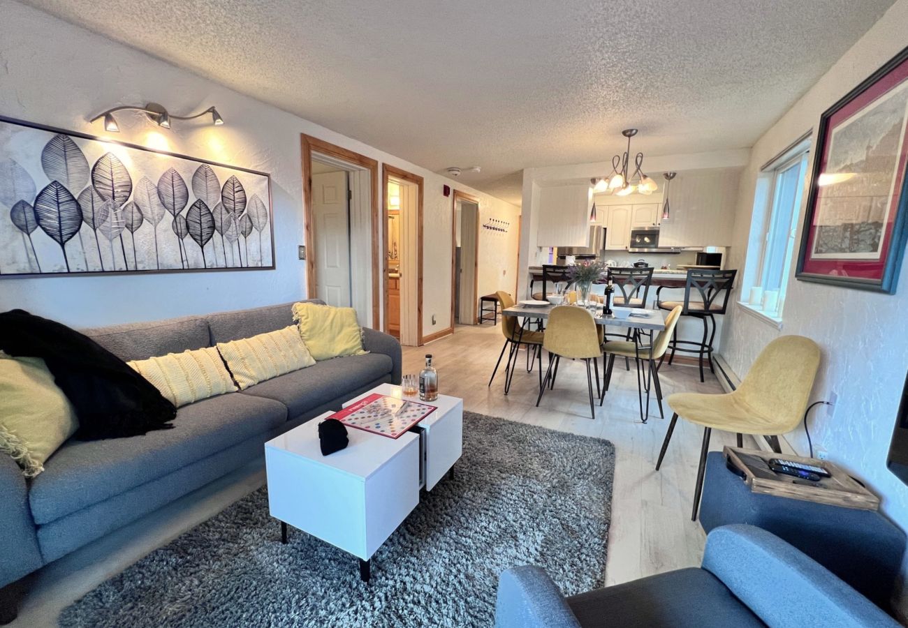 Condominium in Breckenridge - Cozy Mtn Condo 1 mile to Breck Main St + Slopes