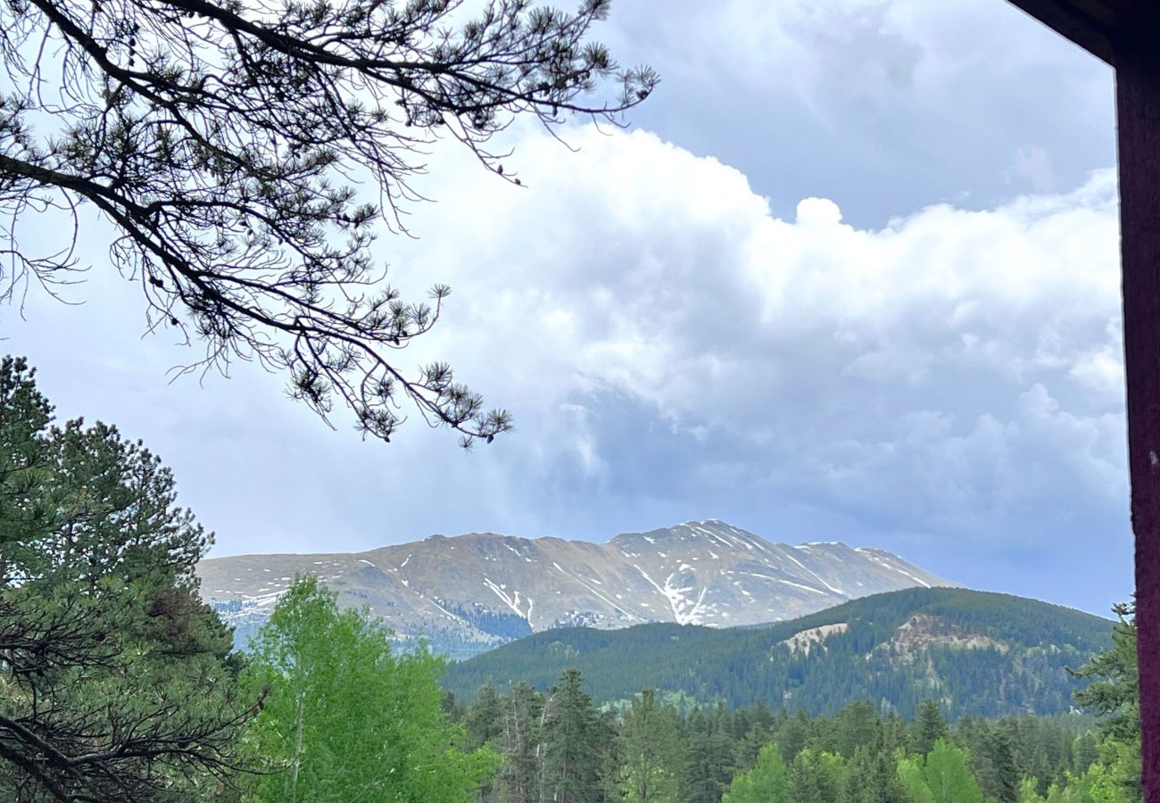 Condominium in Breckenridge - Cozy Mtn Condo 1 mile to Breck Main St + Slopes