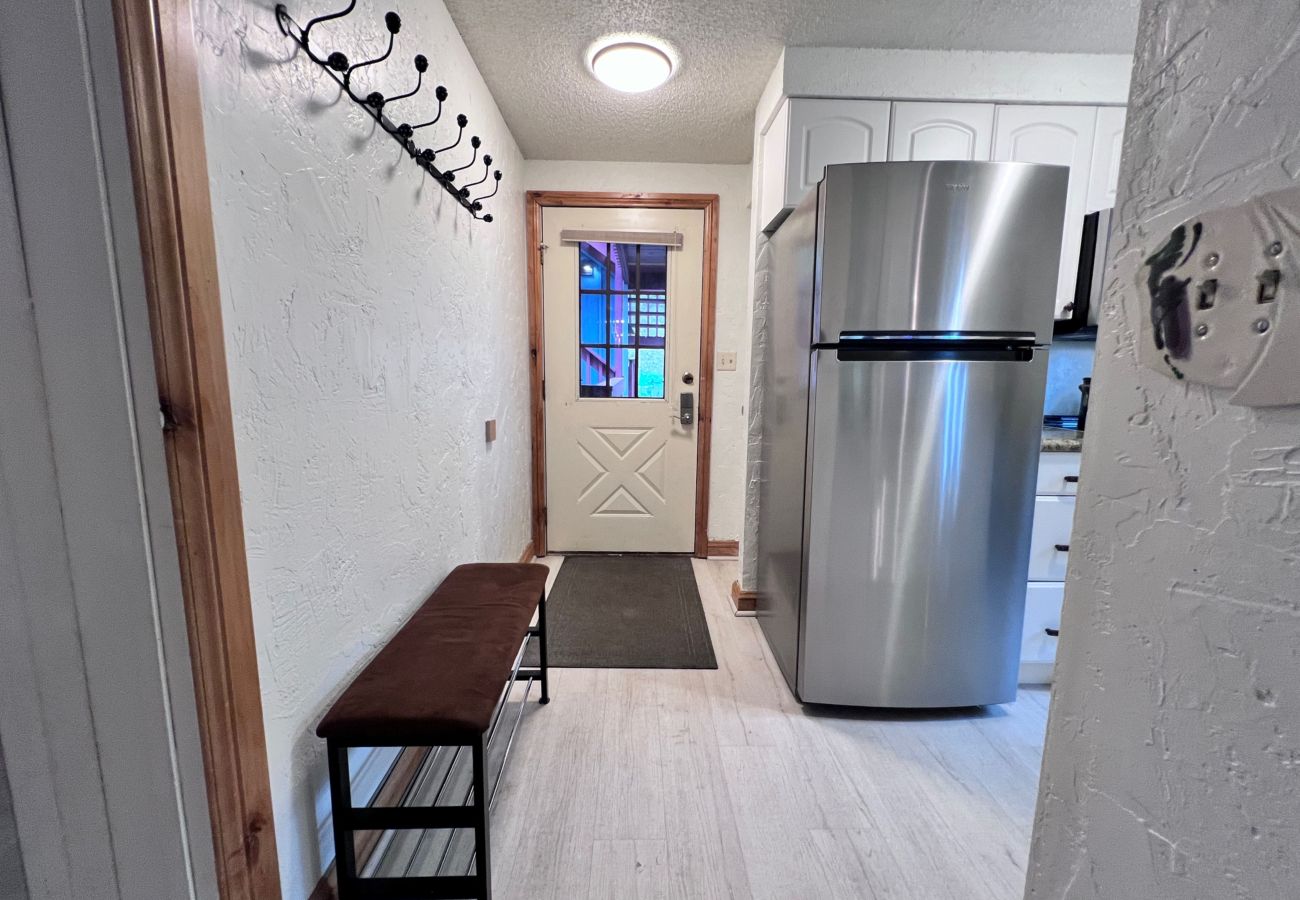 Condominium in Breckenridge - Cozy Mtn Condo 1 mile to Breck Main St + Slopes