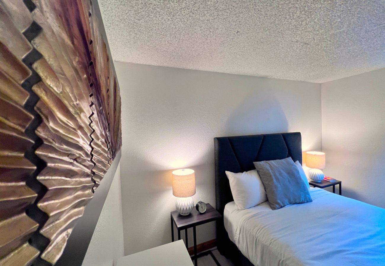 Condominium in Breckenridge - Cozy Mtn Condo 1 mile to Breck Main St + Slopes