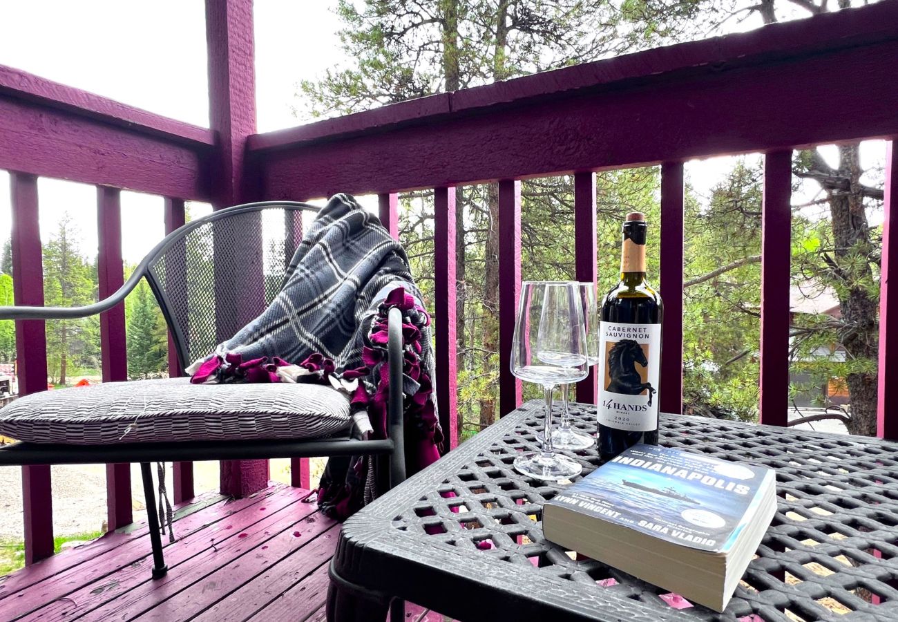 Condominium in Breckenridge - Cozy Mtn Condo 1 mile to Breck Main St + Slopes
