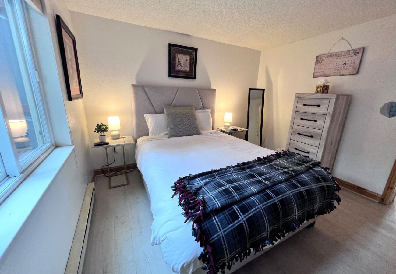 Condominium in Breckenridge - Cozy Mtn Condo 1 mile to Breck Main St + Slopes