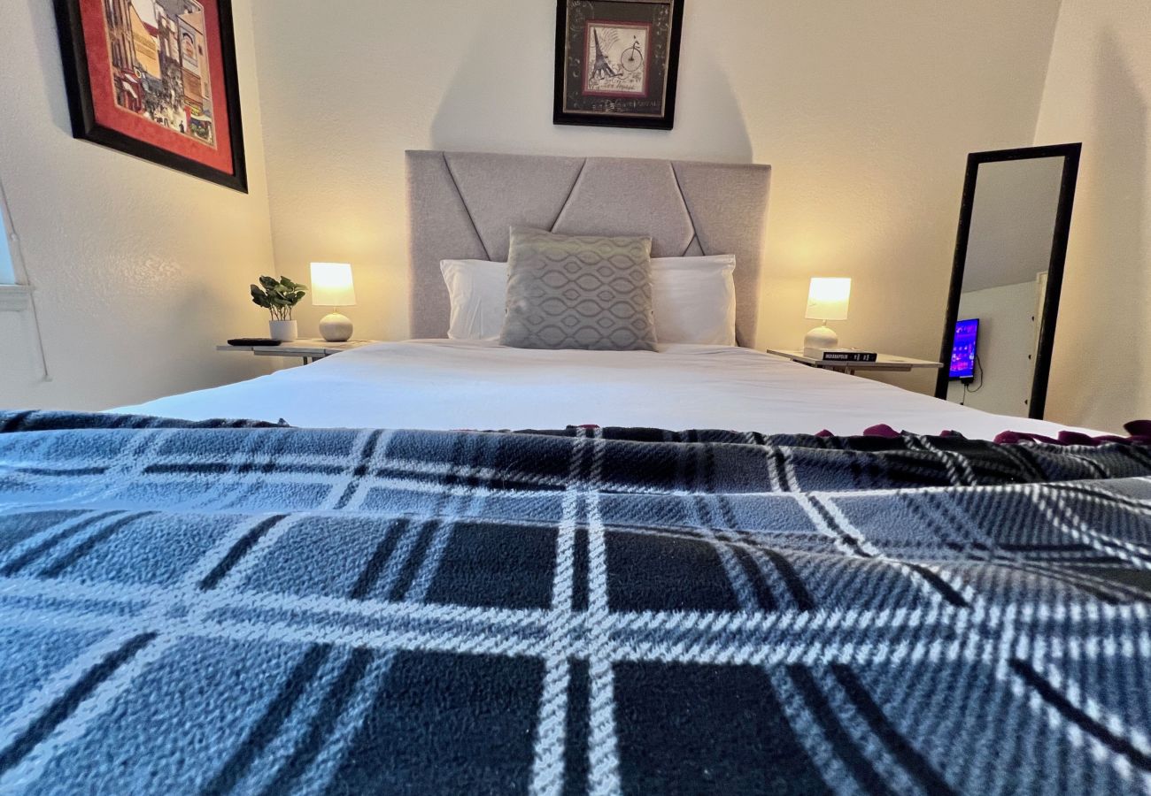 Condominium in Breckenridge - Cozy Mtn Condo 1 mile to Breck Main St + Slopes