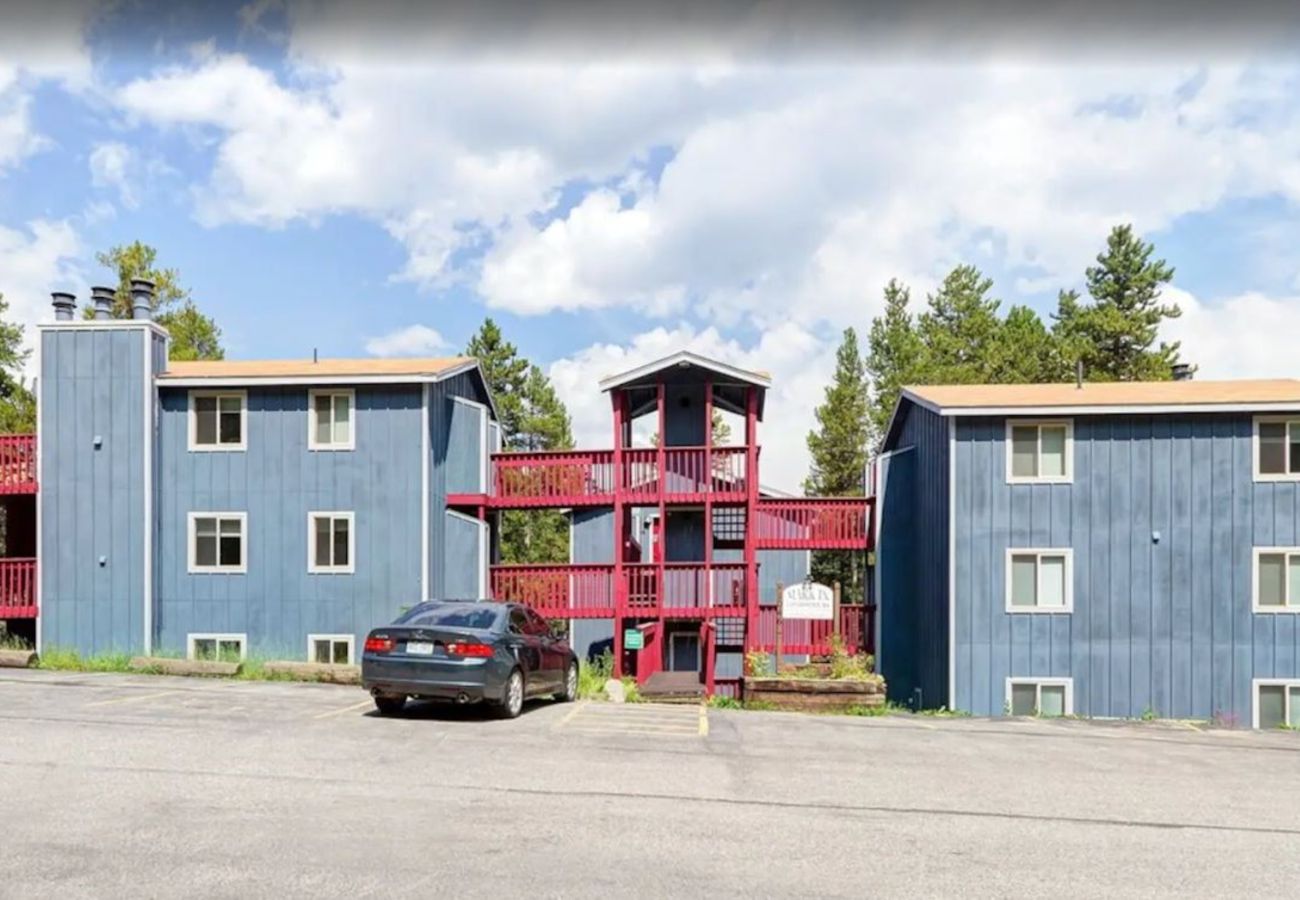 Condominium in Breckenridge - Cozy Mtn Condo 1 mile to Breck Main St + Slopes