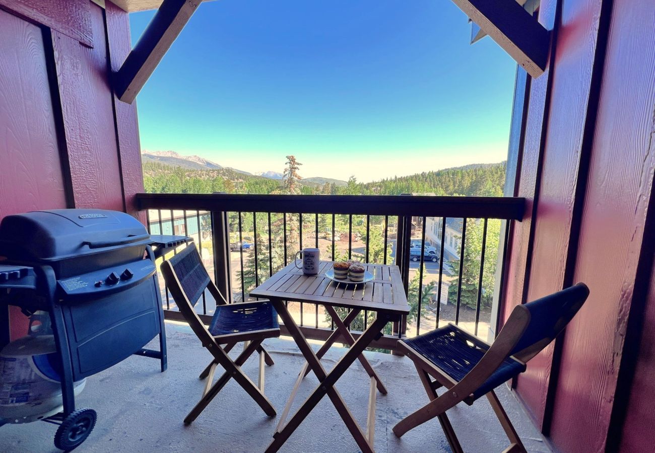 Condominium in Breckenridge - 30+ day rental near Main St Breck Slopes + Trails