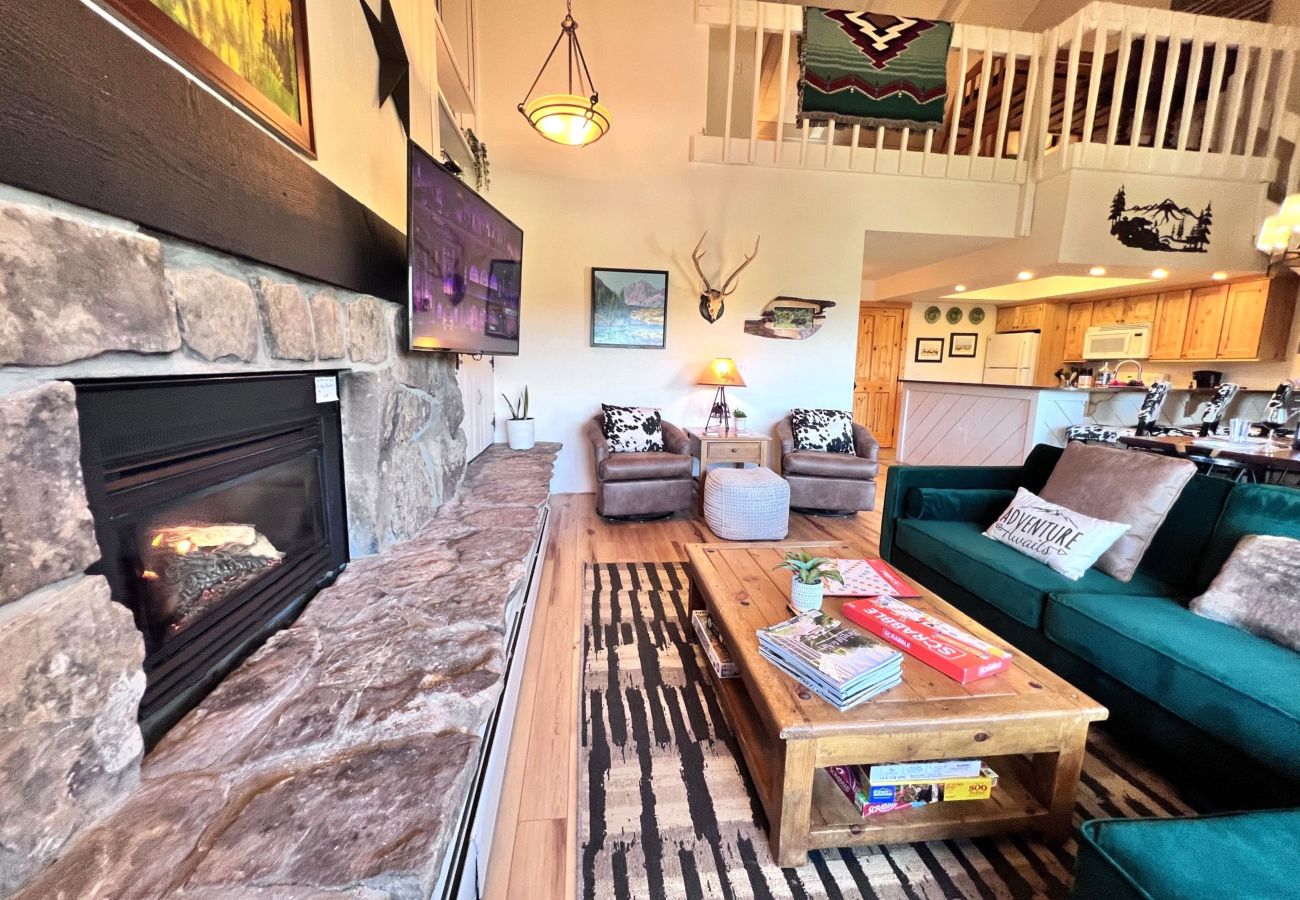 Condominium in Breckenridge - 30+ day rental near Main St Breck Slopes + Trails