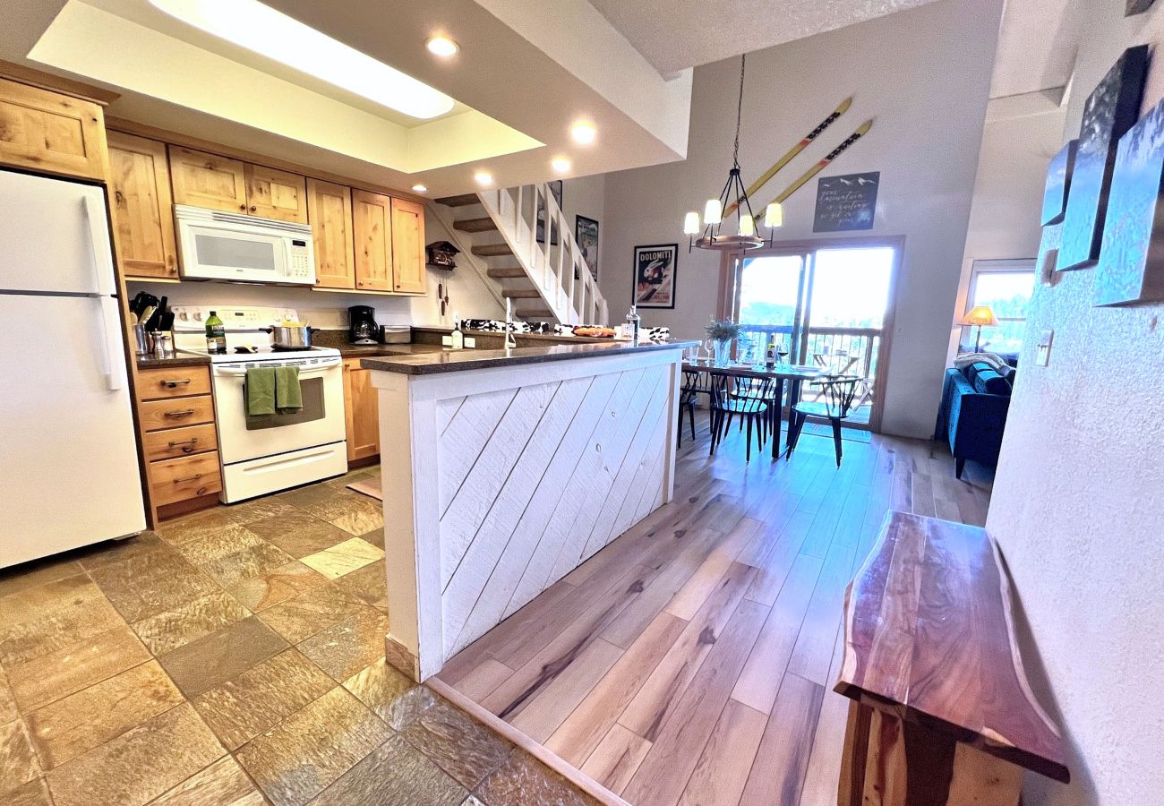 Condominium in Breckenridge - 30+ day rental near Main St Breck Slopes + Trails