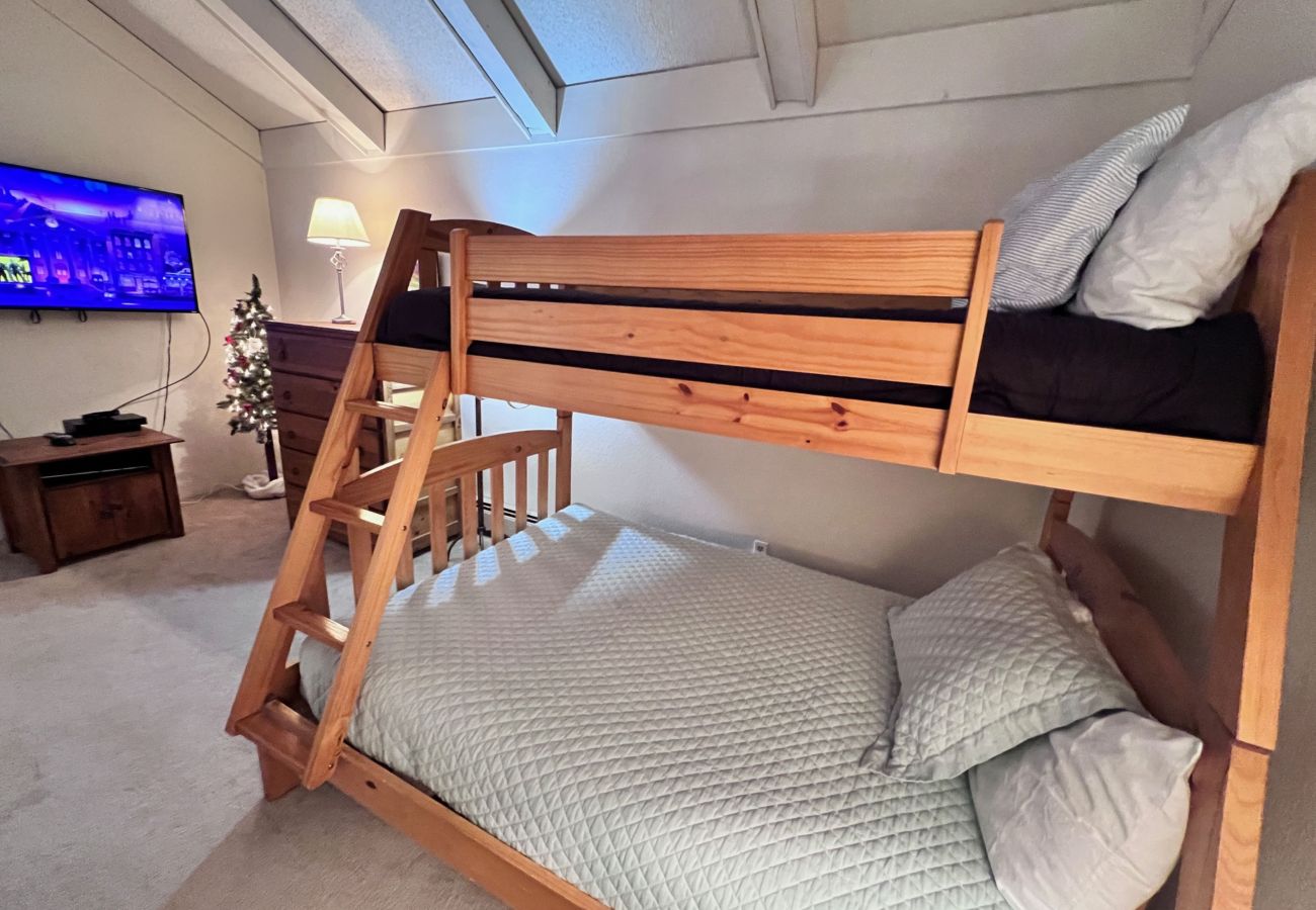Condominium in Breckenridge - 30+ day rental near Main St Breck Slopes + Trails
