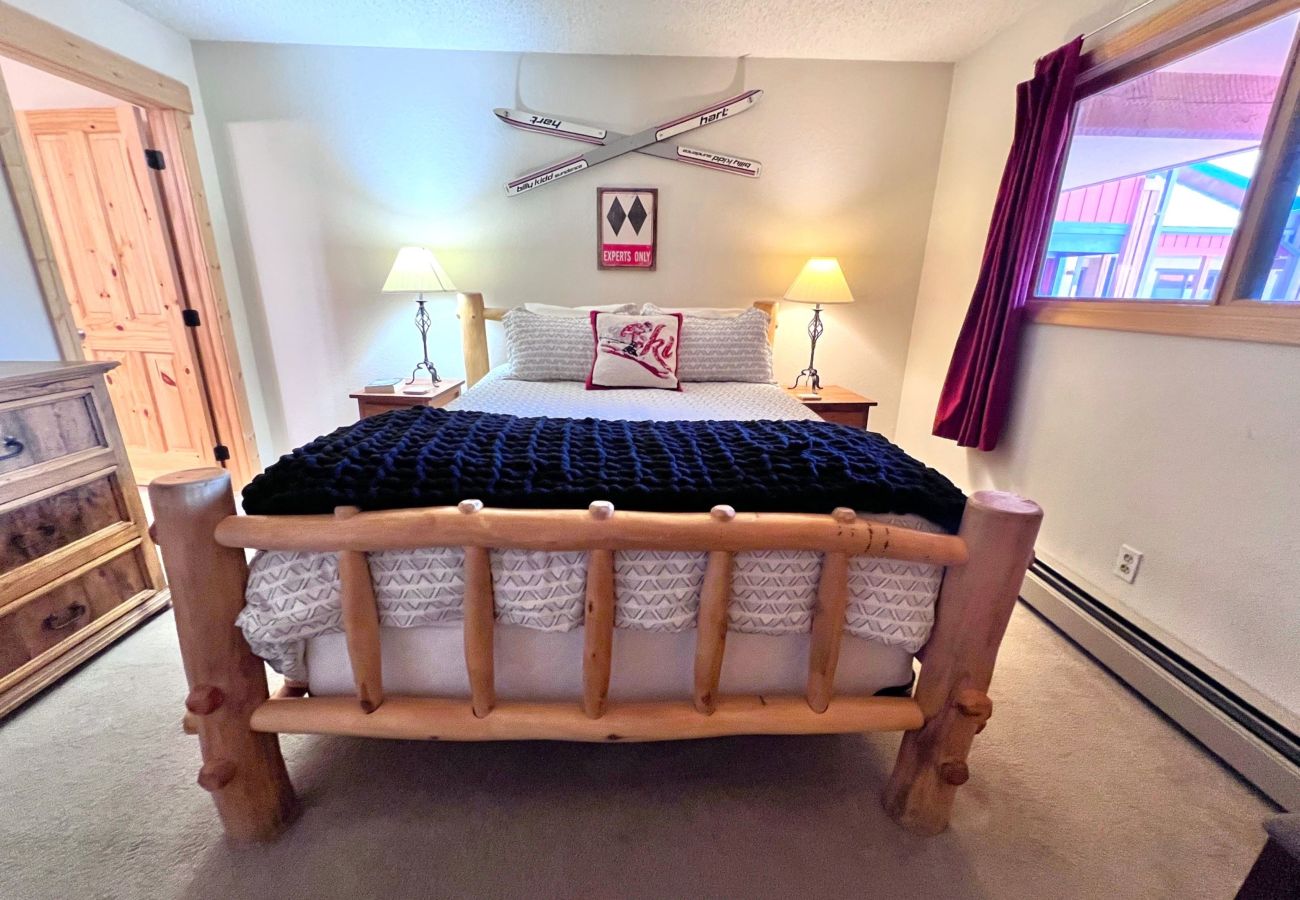 Condominium in Breckenridge - 30+ day rental near Main St Breck Slopes + Trails
