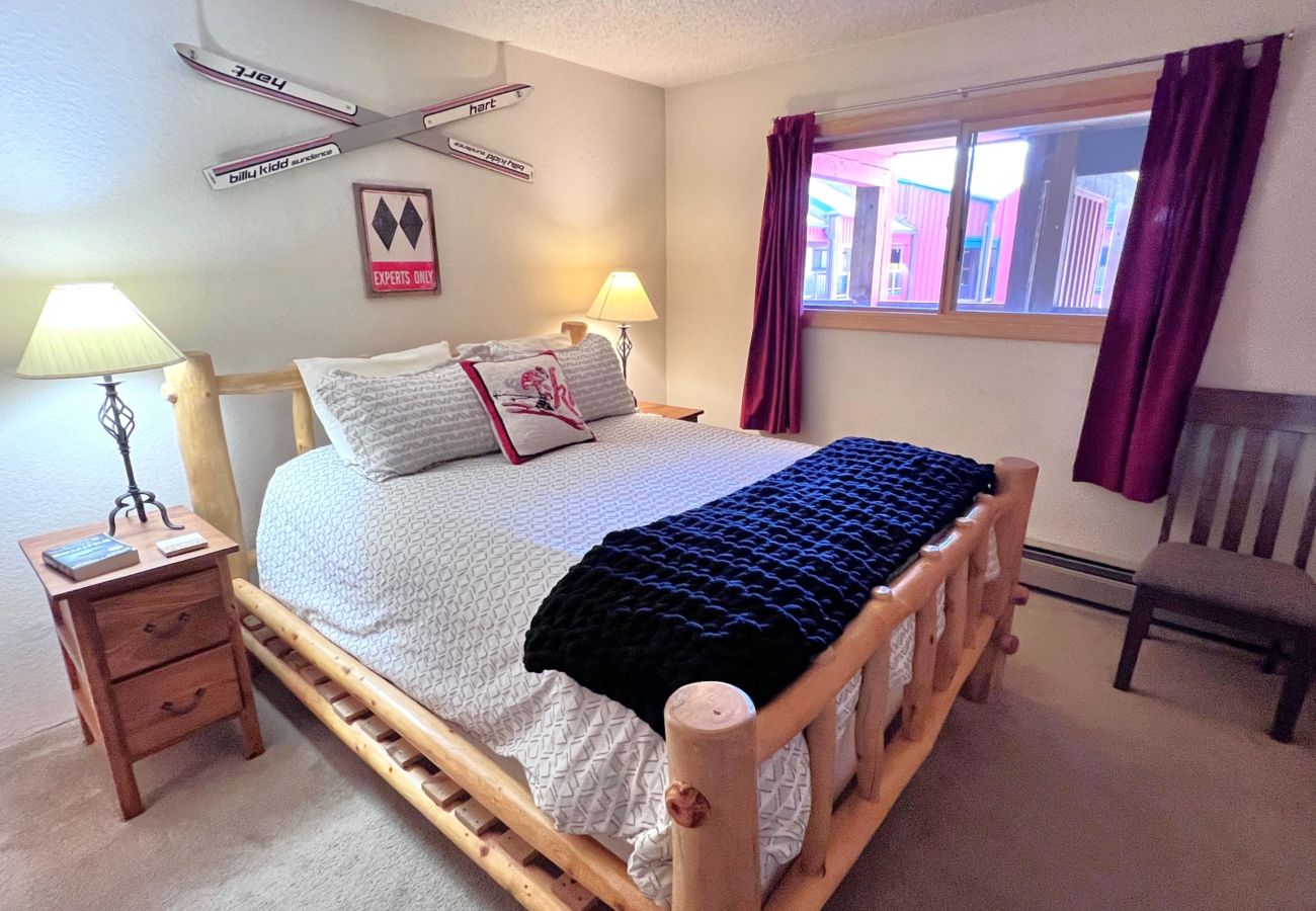Condominium in Breckenridge - 30+ day rental near Main St Breck Slopes + Trails