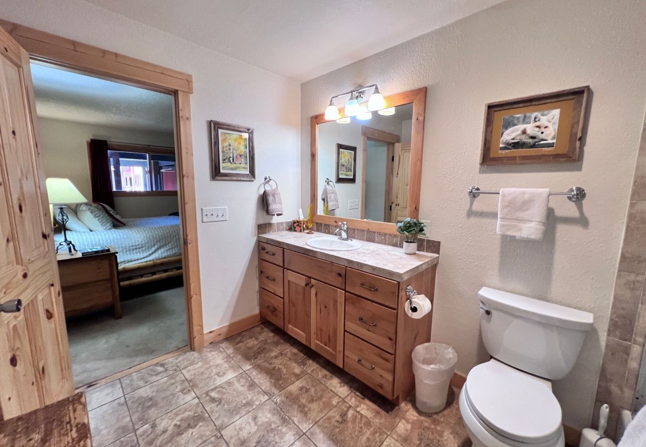 Condominium in Breckenridge - 30+ day rental near Main St Breck Slopes + Trails
