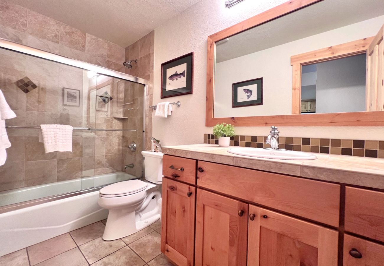 Condominium in Breckenridge - 30+ day rental near Main St Breck Slopes + Trails