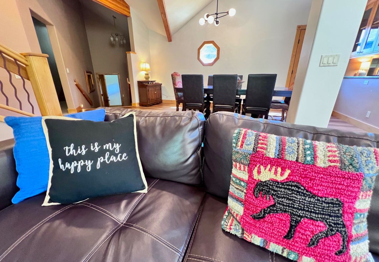 House in Frisco - Aspen Hollow Lodge-Basecamp w/ Hot Tub + Fire Pit