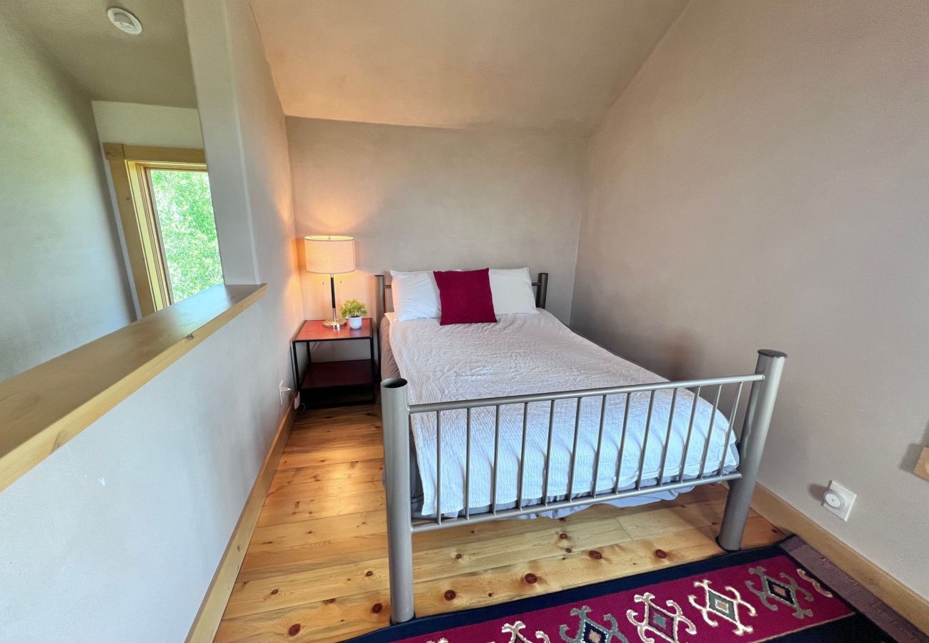 House in Frisco - Aspen Hollow Lodge-Basecamp w/ Hot Tub + Fire Pit