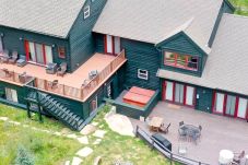 House in Frisco - Mountain Meadow Lodge • Dog-Friendly • Hot Tub