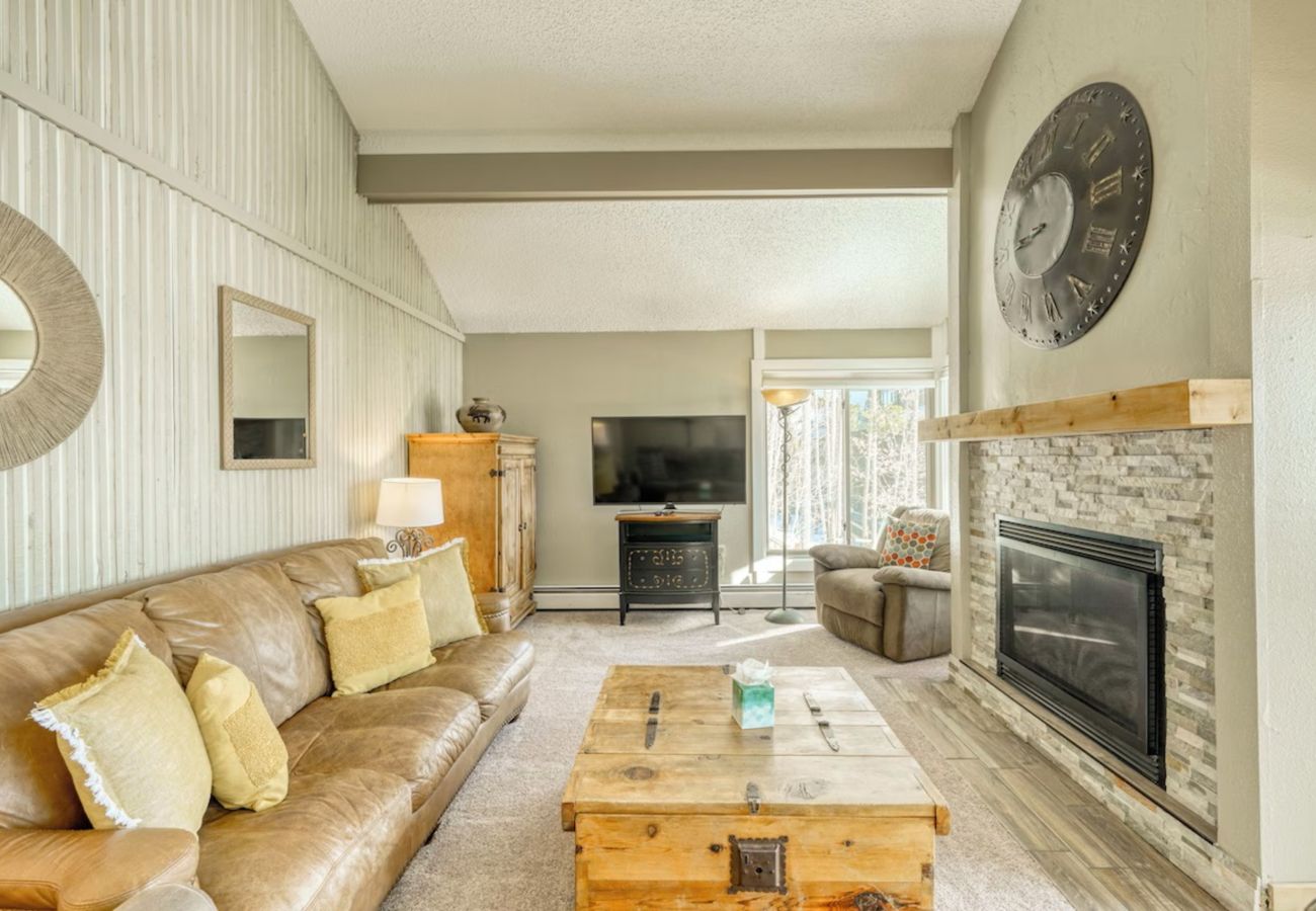 Condominium in Breckenridge - Alpine Ski-In/Ski-Out Condo with Stunning Mountain Views-Peak 7-8 