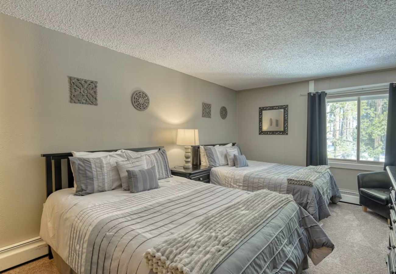 Condominium in Breckenridge - Alpine Ski-In/Ski-Out Condo with Stunning Mountain Views-Peak 7-8 