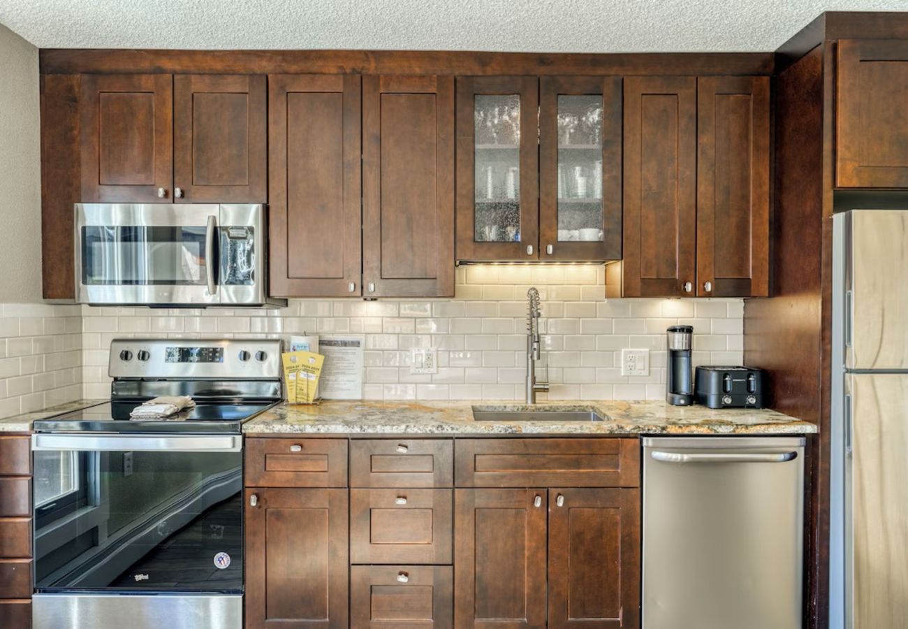 Condominium in Breckenridge - Alpine Ski-In/Ski-Out Condo with Stunning Mountain Views-Peak 7-8 