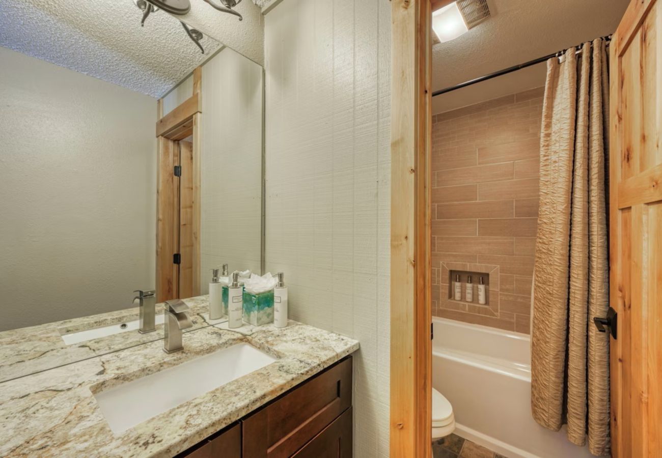 Condominium in Breckenridge - Alpine Ski-In/Ski-Out Condo with Stunning Mountain Views-Peak 7-8 