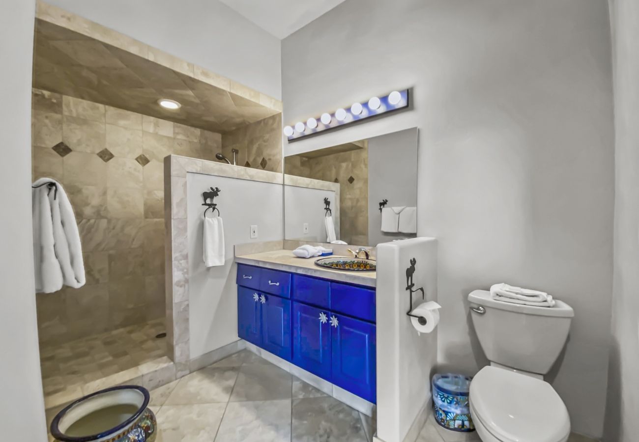 Townhouse in Breckenridge - Mountain Views & Private Hot Tub Near Peak 10