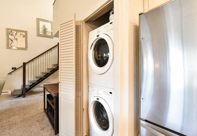 Condominium in Breckenridge - Tyra Summit Bluebird Condo • Ski in/out! • Pool+Hot Tubs Condominium in Breckenridge - Tyra Summit Bluebird Condo • Ski in/out! • Pool+Hot Tubs