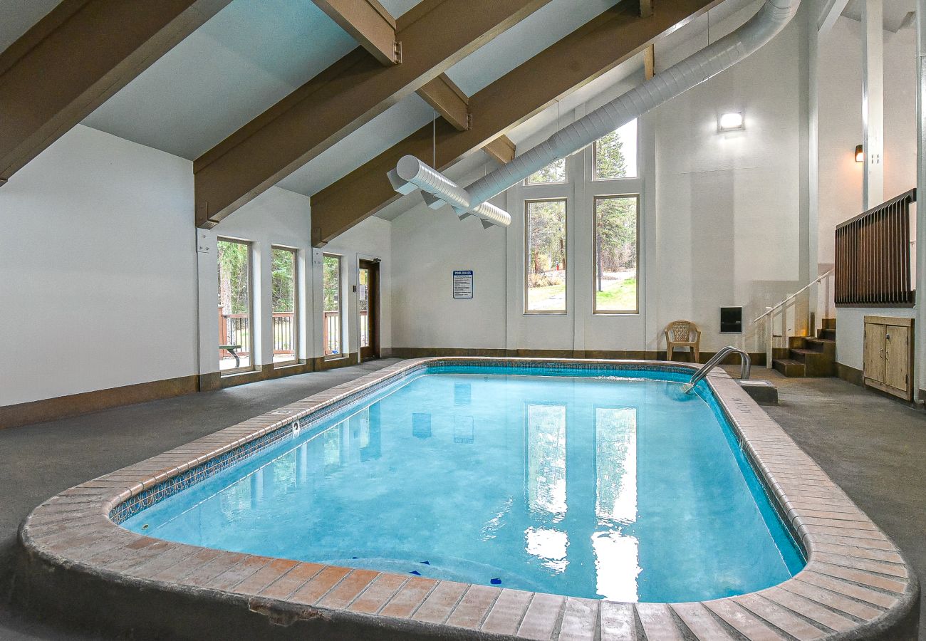 Condominium in Breckenridge - Tyra Summit Bluebird Condo • Ski in/out! • Pool+Hot Tubs Condominium in Breckenridge - Tyra Summit Bluebird Condo • Ski in/out! • Pool+Hot Tubs