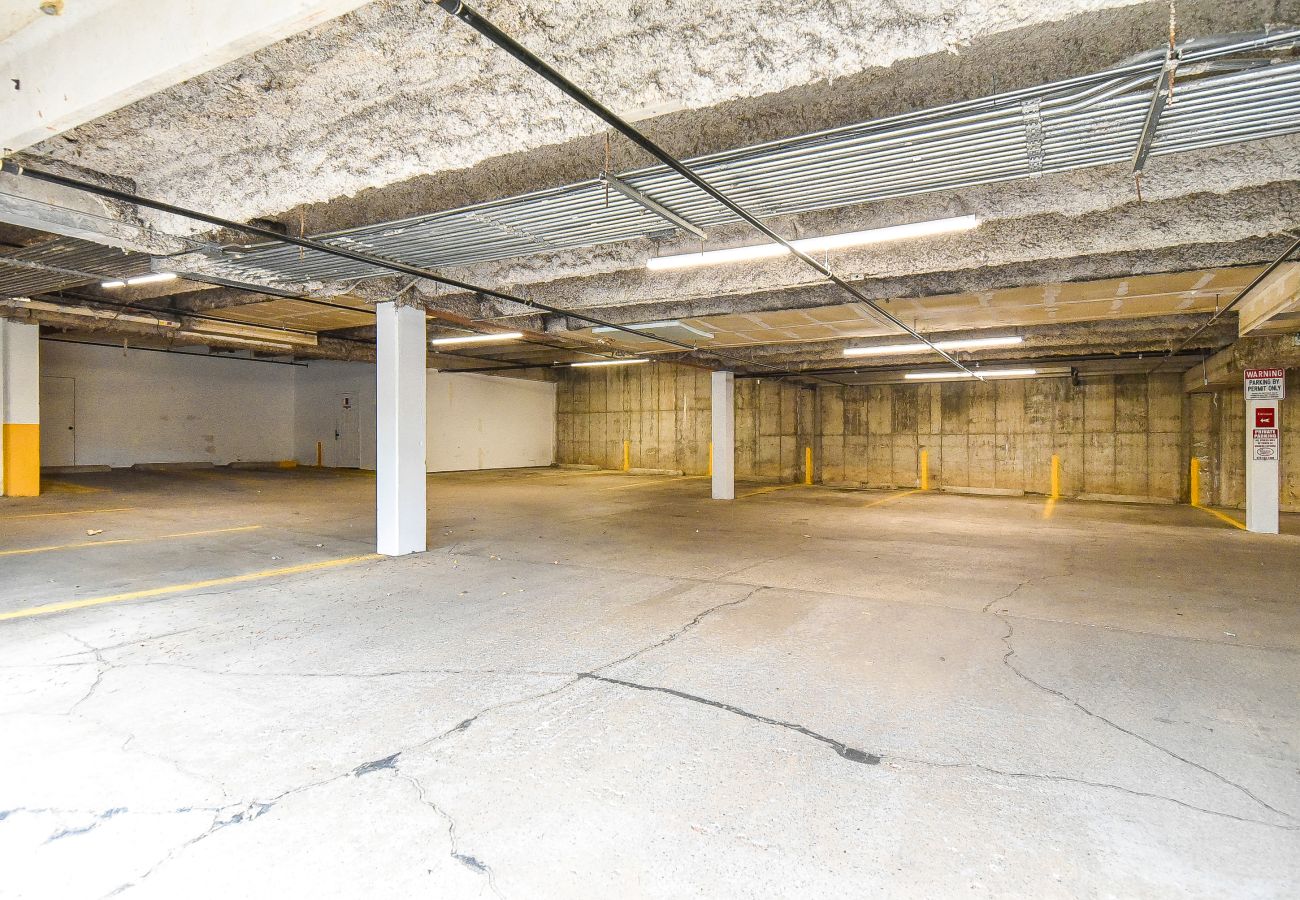 Condominium in Breckenridge - Tyra Summit Bluebird Condo • Ski in/out! • Pool+Hot Tubs Condominium in Breckenridge - Tyra Summit Bluebird Condo • Ski in/out! • Pool+Hot Tubs