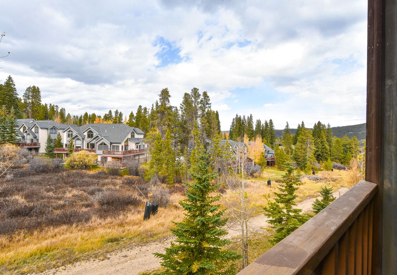 Condominium in Breckenridge - Tyra Summit Bluebird Condo • Ski in/out! • Pool+Hot Tubs Condominium in Breckenridge - Tyra Summit Bluebird Condo • Ski in/out! • Pool+Hot Tubs