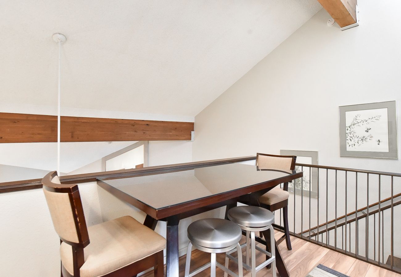 Condominium in Breckenridge - Tyra Summit Bluebird Condo • Ski in/out! • Pool+Hot Tubs Condominium in Breckenridge - Tyra Summit Bluebird Condo • Ski in/out! • Pool+Hot Tubs