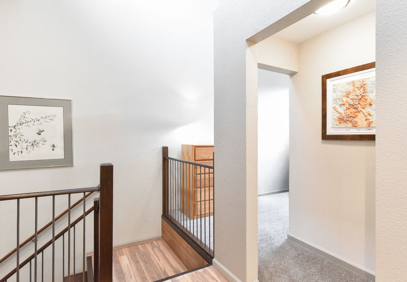 Condominium in Breckenridge - Tyra Summit Bluebird Condo • Ski in/out! • Pool+Hot Tubs Condominium in Breckenridge - Tyra Summit Bluebird Condo • Ski in/out! • Pool+Hot Tubs