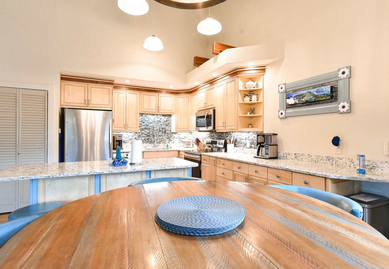 Condominium in Breckenridge - Tyra Summit Bluebird Condo • Ski in/out! • Pool+Hot Tubs Condominium in Breckenridge - Tyra Summit Bluebird Condo • Ski in/out! • Pool+Hot Tubs