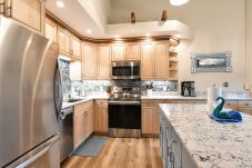 Condominium in Breckenridge - Tyra Summit Bluebird Condo • Ski in/out! • Pool+Hot Tubs Condominium in Breckenridge - Tyra Summit Bluebird Condo • Ski in/out! • Pool+Hot Tubs