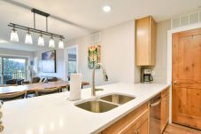 Condominium in Frisco - Views of Lake Dillon and surrounding mountains! Lake Forest Condo