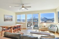 House in Silverthorne - Amazing Views, perfect for families, private while close to town
