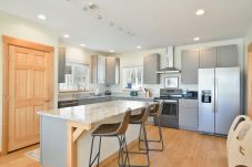 House in Silverthorne - Amazing Views, perfect for families, private while close to town