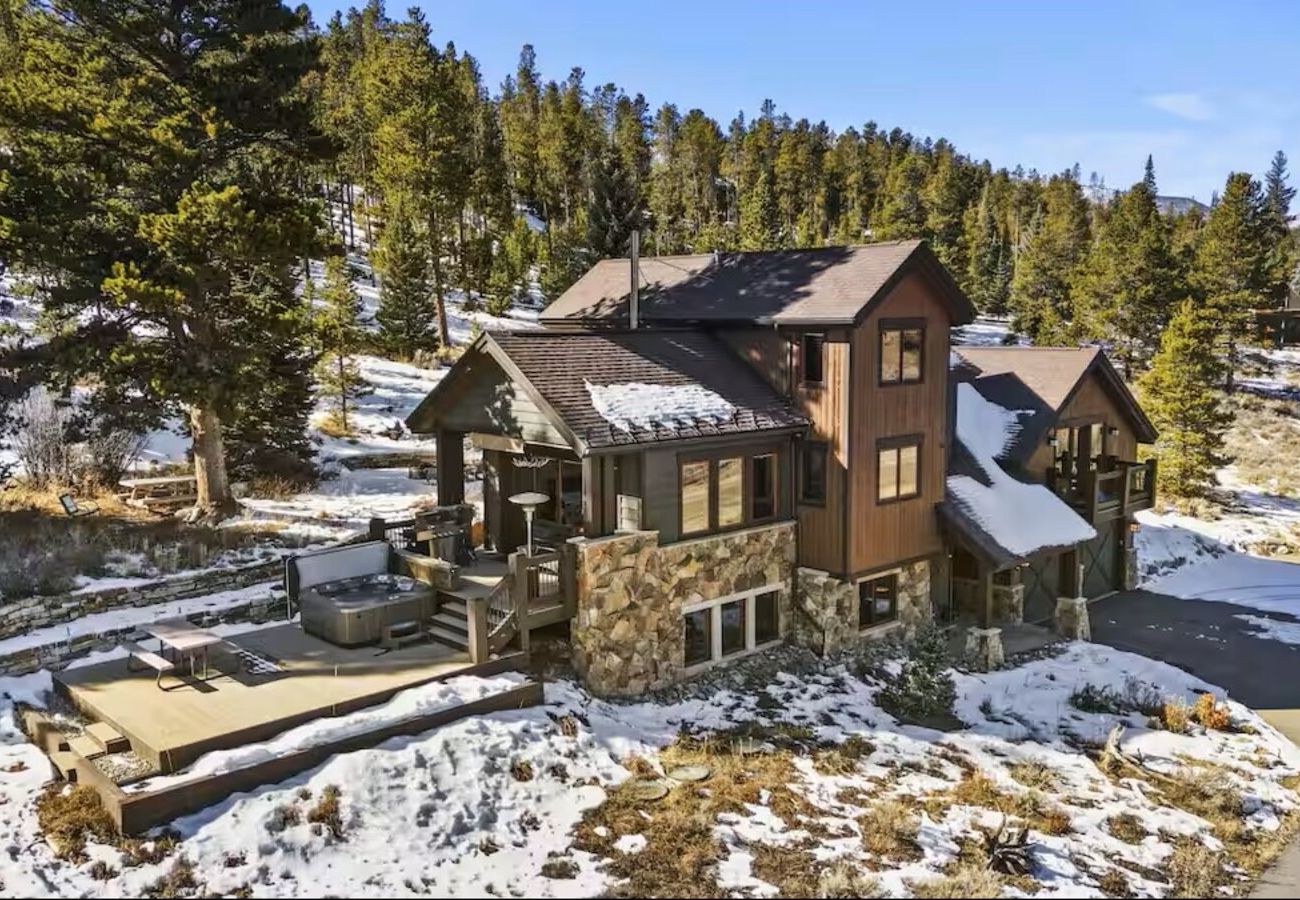 House in Breckenridge - Serene home on 2 Acres, Minutes to Slopes, Private Hot Tub